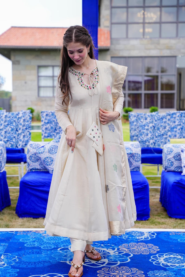 DEVESHI ELEGAND SUIT SET