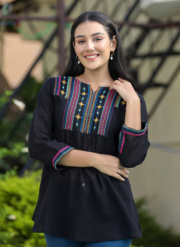 BLACK SOLID COTTON TOP
